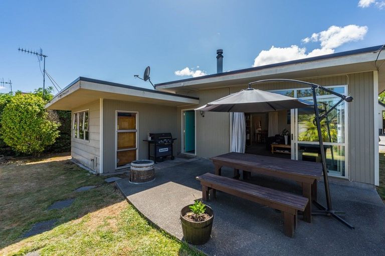 Photo of property in 1/12 Gradwell Place, Two Mile Bay, Taupo, 3330
