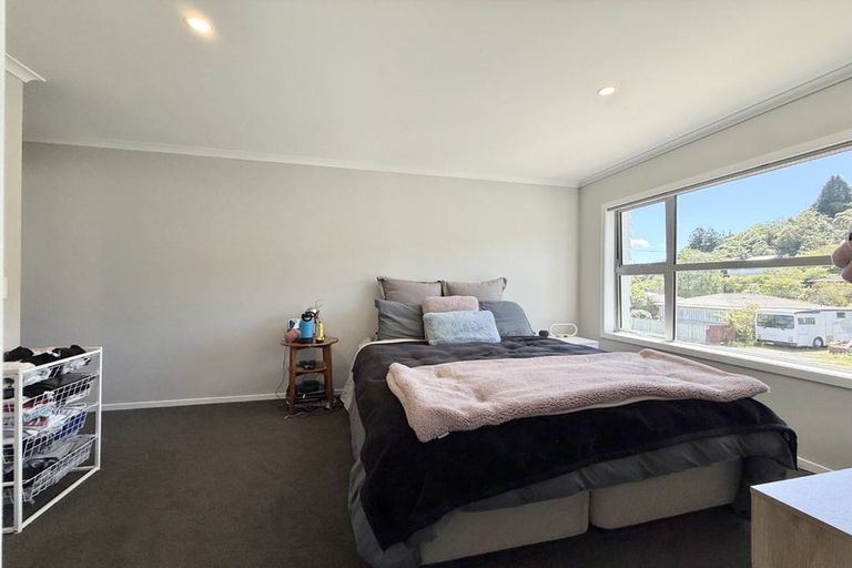 Photo of property in 4b Horoeka Street, Stokes Valley, Lower Hutt, 5019