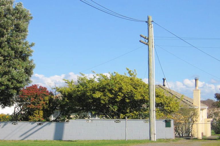 Photo of property in 22 Avenue Road, Foxton, 4814