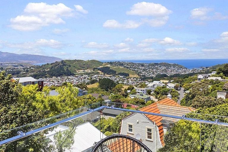 Photo of property in 15 Mills Road, Brooklyn, Wellington, 6021