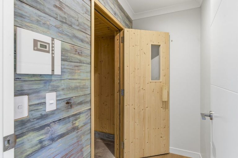 Photo of property in 1 Te Naihi Place, Paraparaumu, 5032