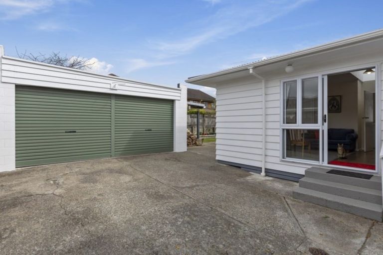 Photo of property in 13 Whites Line West, Woburn, Lower Hutt, 5010