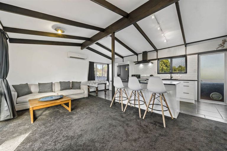 Photo of property in 1/20 Crosby Road, West Harbour, Auckland, 0618