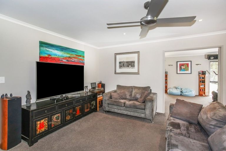 Photo of property in 65 Farquharson Road, Ararimu, Papakura, 2583