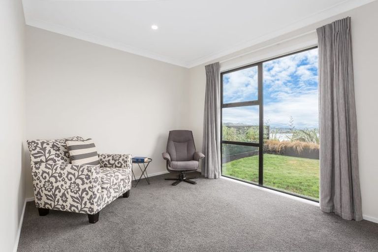 Photo of property in 3 Kaiaho Close, Aotea, Porirua, 5024