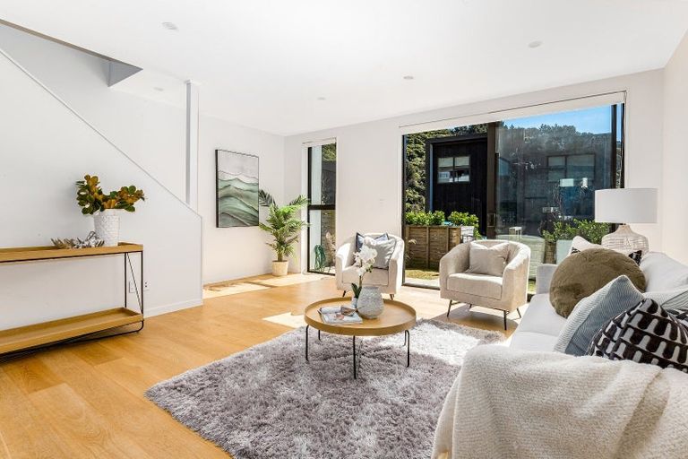Photo of property in 24 Rua Kai Way, Brooklyn, Wellington, 6021