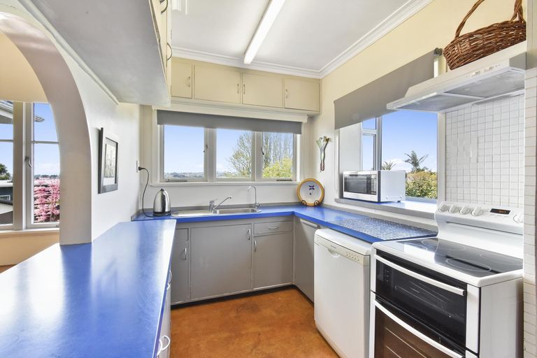 Photo of property in 16 Bilkey Avenue, Pukekohe, 2120