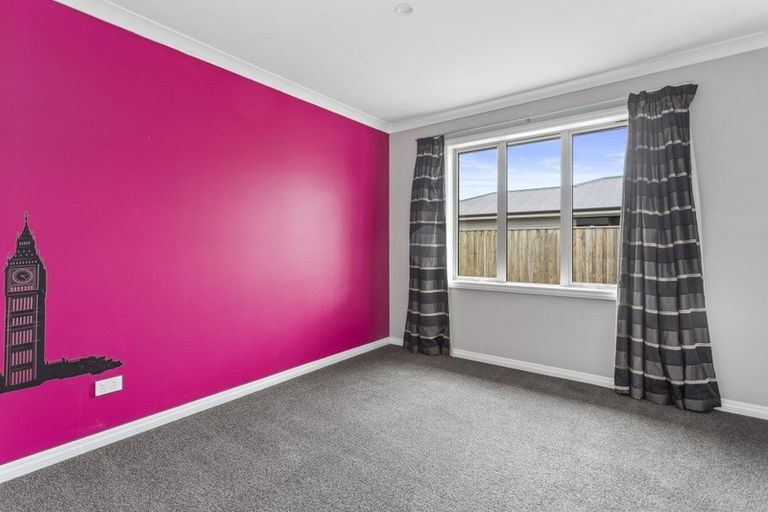 Photo of property in 73 Kippenberger Avenue, Rangiora, 7400