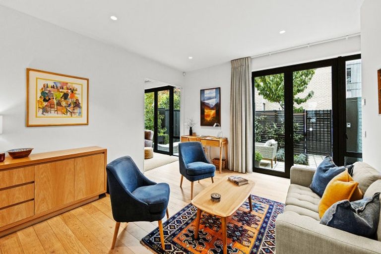 Photo of property in 10/243 Cambridge Terrace, Christchurch Central, Christchurch, 8013