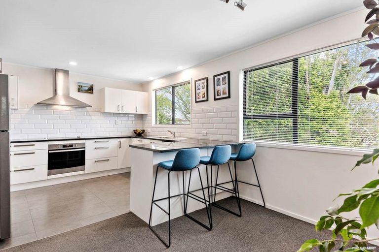 Photo of property in 2/19 Bowman Road, Forrest Hill, Auckland, 0620