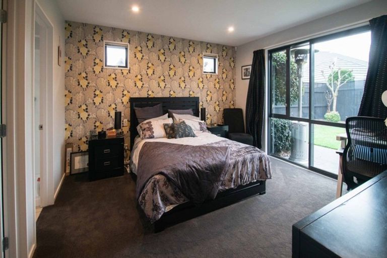 Photo of property in 69 Waitikiri Drive, Parklands, Christchurch, 8083