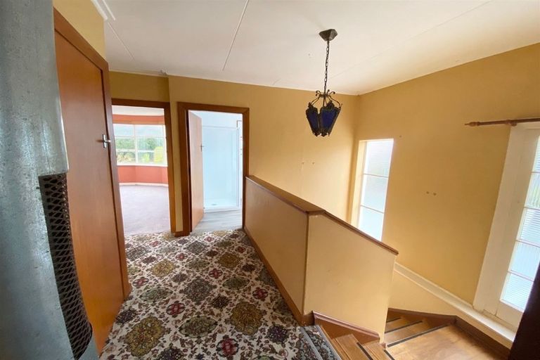 Photo of property in 6 Cossens Street, Balclutha, 9230