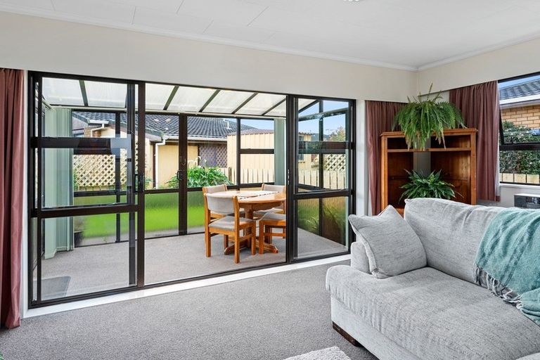 Photo of property in 1 Nikau Place, Otaki, 5512