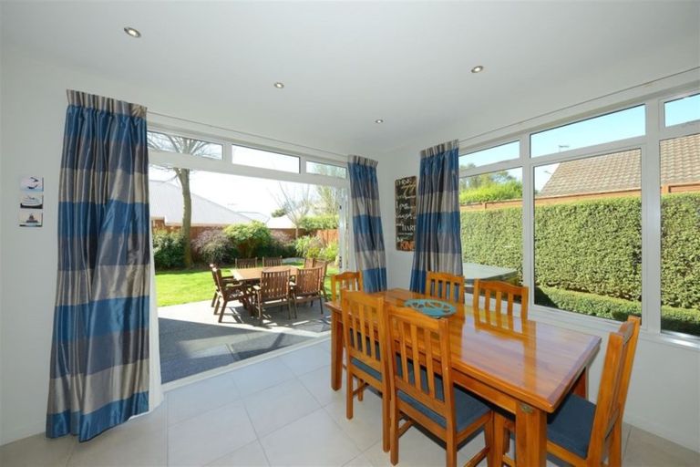 Photo of property in 156a Avonhead Road, Ilam, Christchurch, 8041