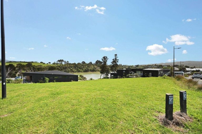 Photo of property in 2 Pekapeka Street, Raglan, 3225