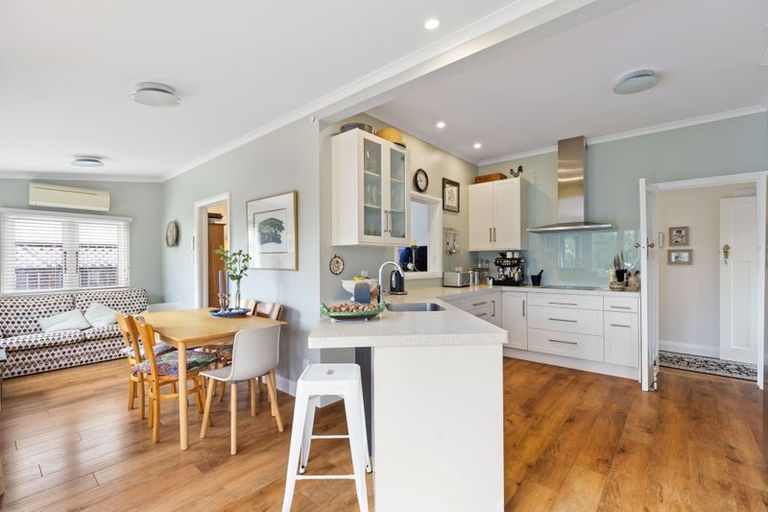 Photo of property in 11 Manapouri Crescent, Hokowhitu, Palmerston North, 4410