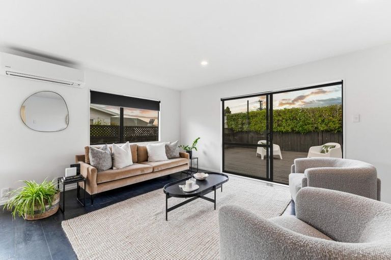 Photo of property in 1/99 Henderson Valley Road, Henderson, Auckland, 0612