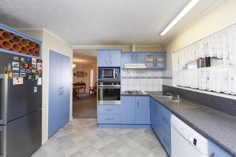 Photo of property in 10 Botanical Road, Takaro, Palmerston North, 4412