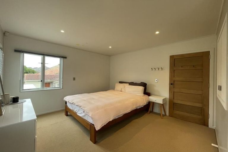 Photo of property in 60 Waiohua Road, Greenlane, Auckland, 1061