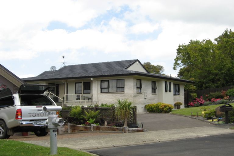 Photo of property in 6 Tremen Place, Pukekohe, 2120