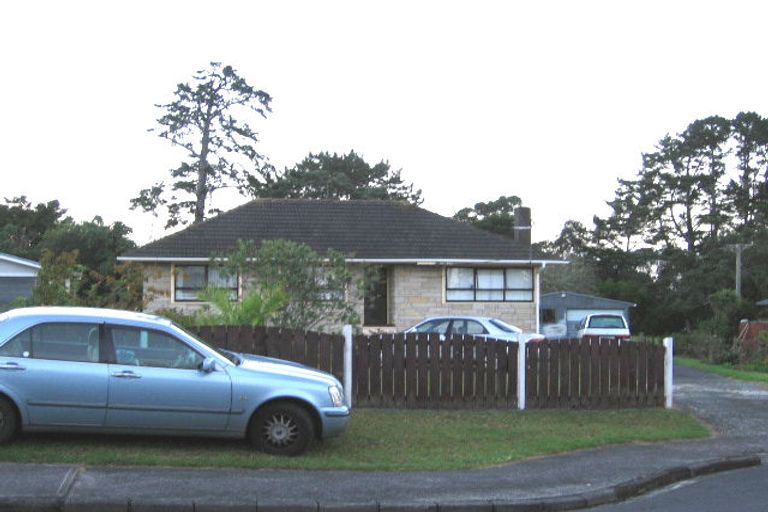 Photo of property in 3 Bedford Street, Te Atatu South, Auckland, 0610