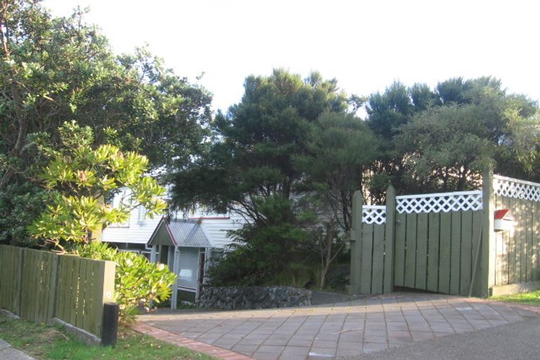 Photo of property in 15 Eskdale Road, Papakowhai, Porirua, 5024