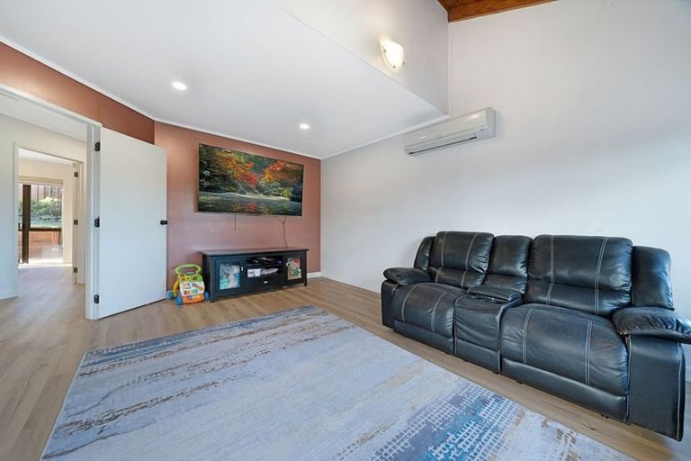Photo of property in 2/46a Captain Scott Road, Glen Eden, Auckland, 0602