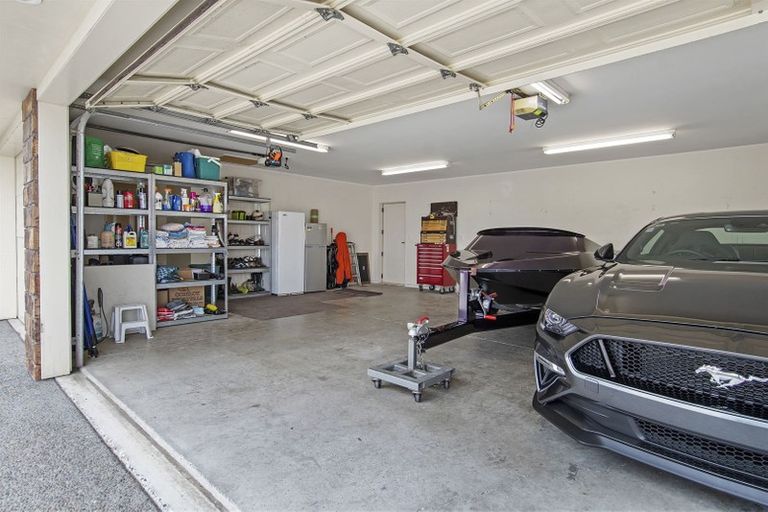 Photo of property in 325 Grenada Street, Papamoa Beach, Papamoa, 3118