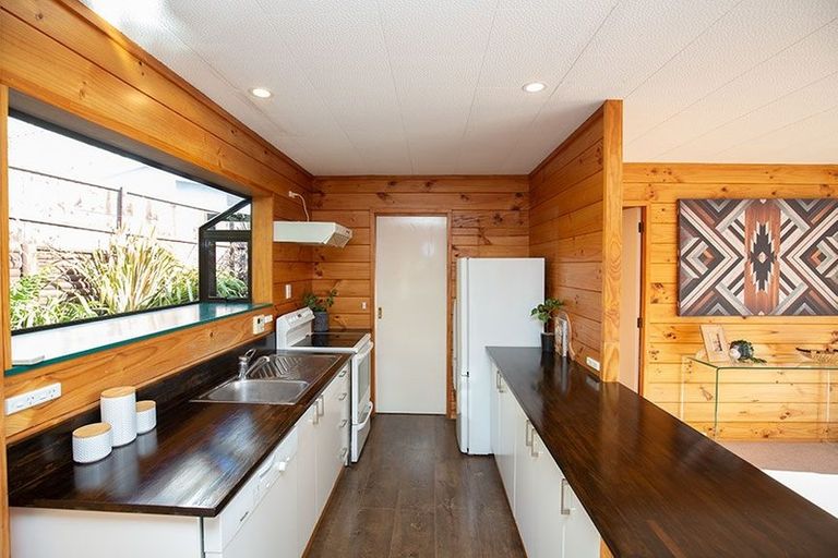 Photo of property in 4a Foxfield Lane, Westmorland, Christchurch, 8025