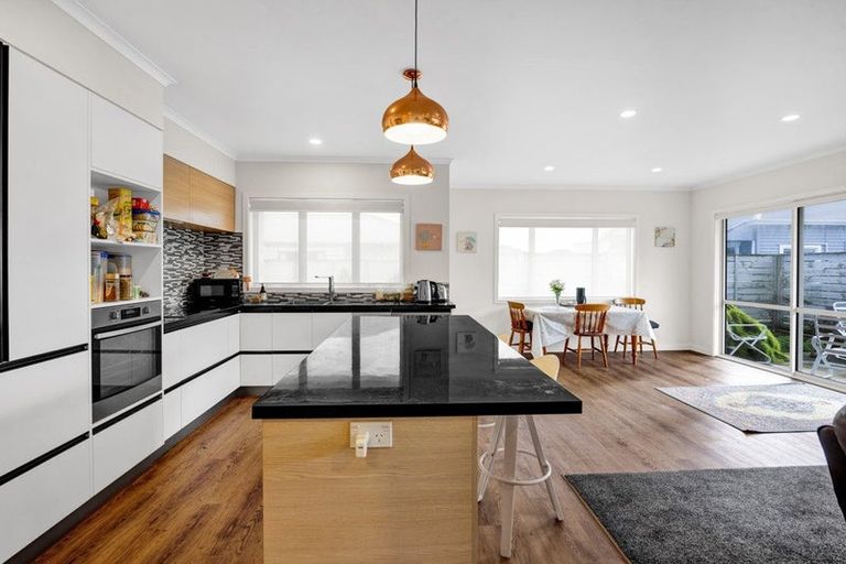 Photo of property in 14 Egmont Street, Hawera, 4610