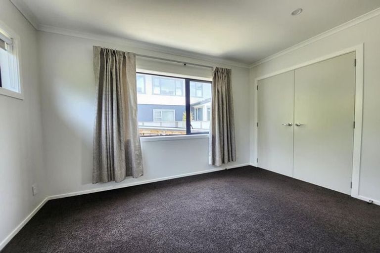 Photo of property in 28a Redwood Avenue, Tawa, Wellington, 5028