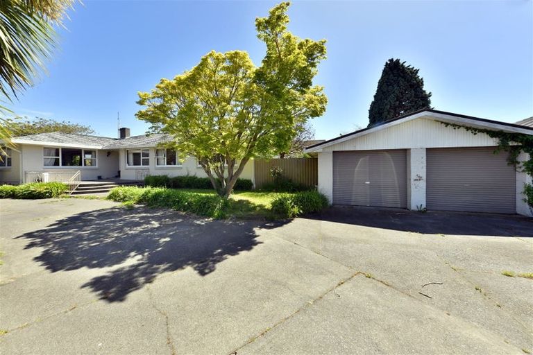 Photo of property in 4 Talltree Avenue, Avonhead, Christchurch, 8042