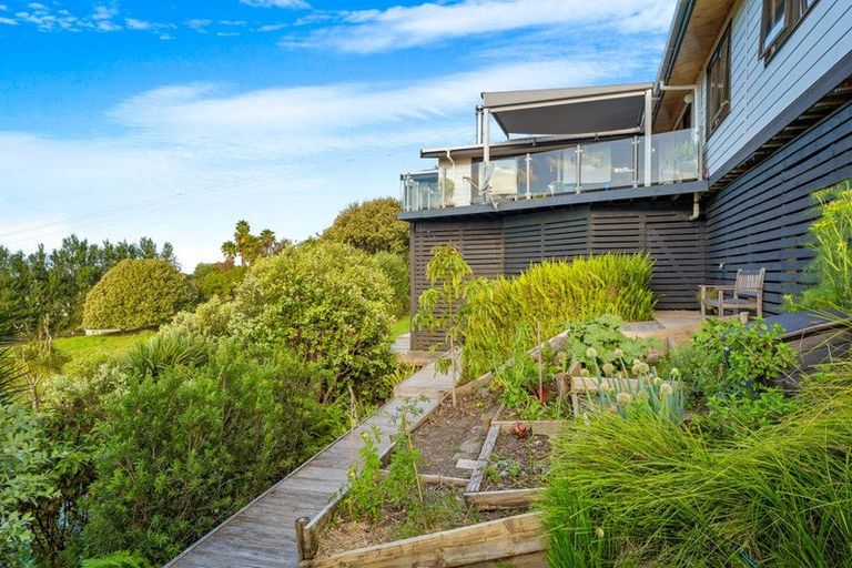 Photo of property in 84 Brick Bay Drive, Sandspit, Warkworth, 0982
