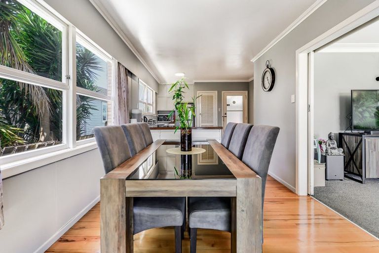 Photo of property in 51 Sandwich Road, St Andrews, Hamilton, 3200