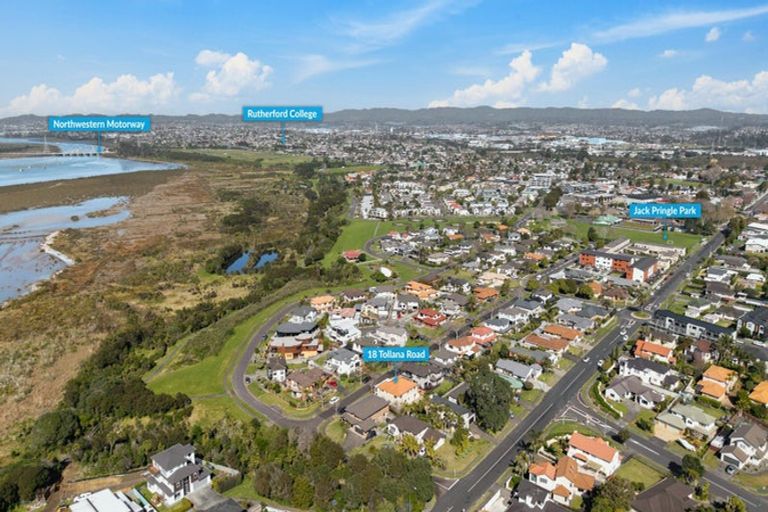 Photo of property in 18 Tollana Road, Te Atatu Peninsula, Auckland, 0610