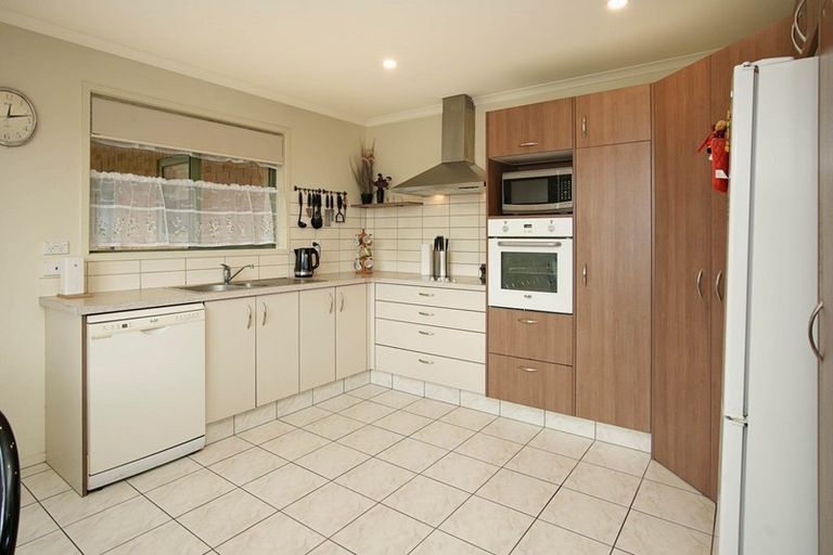 Photo of property in 21 Woodstock Place, Stoke, Nelson, 7011