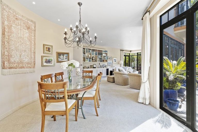 Photo of property in 6a Cecil Road, Milford, Auckland, 0620