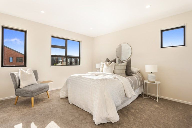 Photo of property in 2 Whakatere Lane, Hobsonville, Auckland, 0616