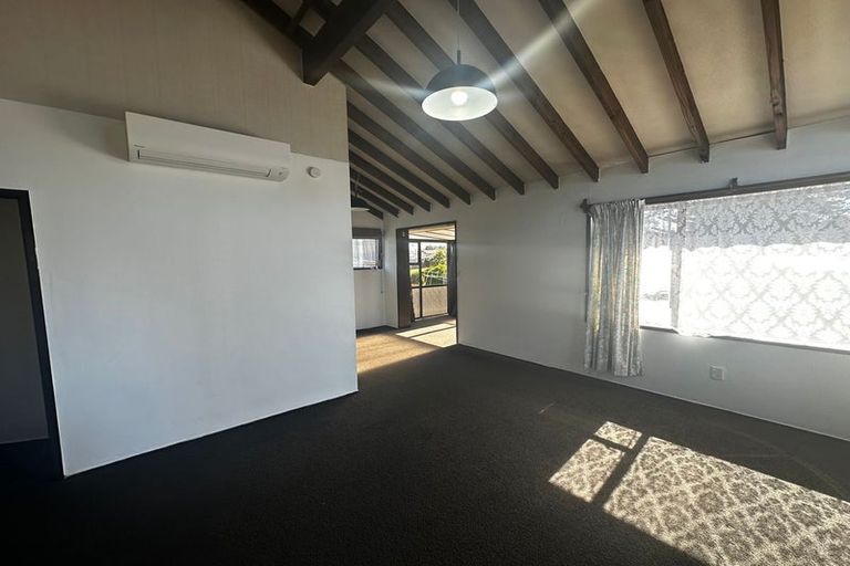 Photo of property in 1/69 Butley Drive, Farm Cove, Auckland, 2012