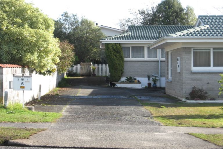 Photo of property in 2/5 Ashdown Place, Pahurehure, Papakura, 2113