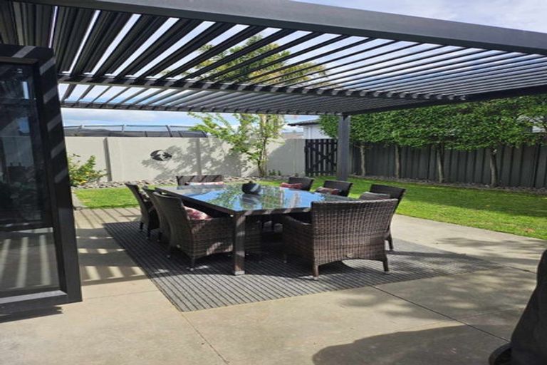 Photo of property in 39 Heynes Place, Clive, 4102