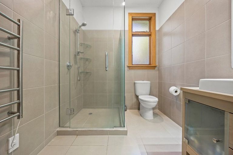 Photo of property in 40 Hackthorne Road, Cashmere, Christchurch, 8022