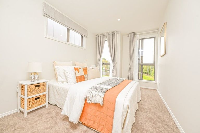 Photo of property in 89b Whitford Road, Botany Downs, 2014