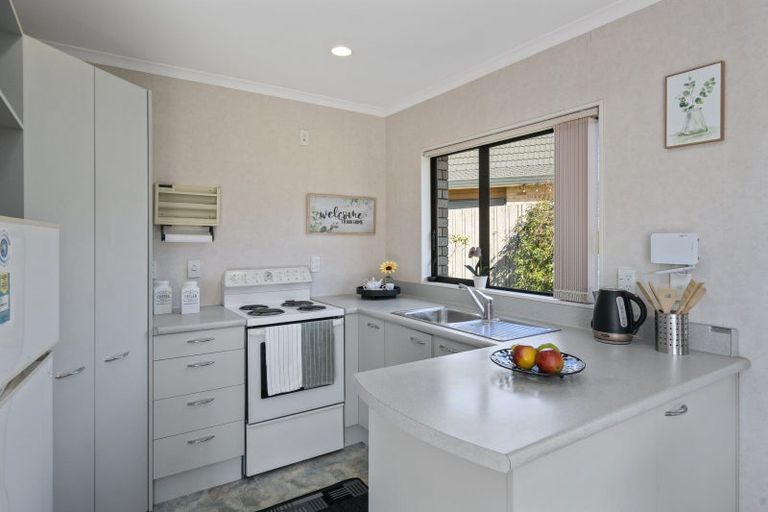 Photo of property in Redwood Village, 26/42 Main Road, Tawa, Wellington, 5028