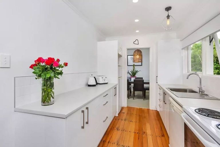 Photo of property in 2/20 Crosby Road, West Harbour, Auckland, 0618