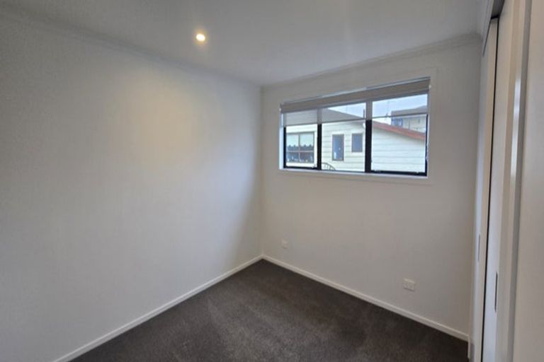 Photo of property in 30c Russell Road, Manurewa, Auckland, 2102