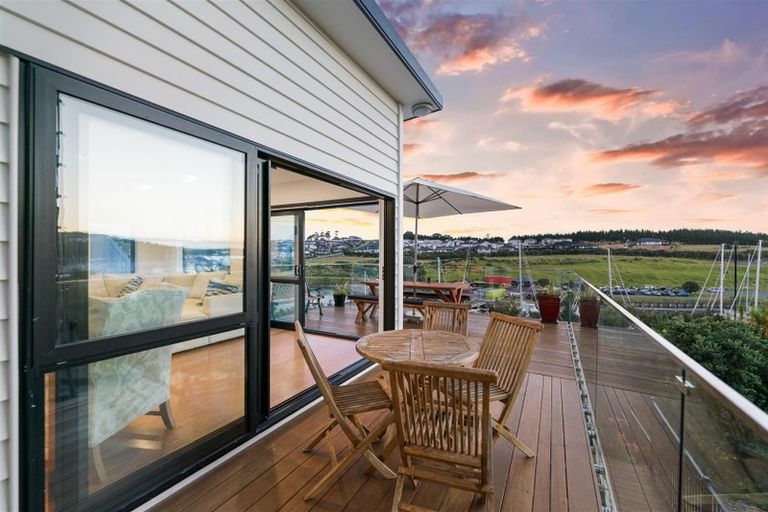 Photo of property in 94 Voyager Drive, Gulf Harbour, Whangaparaoa, 0930