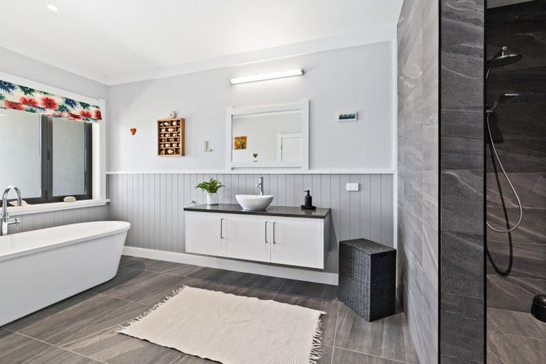 Photo of property in 63 Waipuka Road, Waimarama, Havelock North, 4294