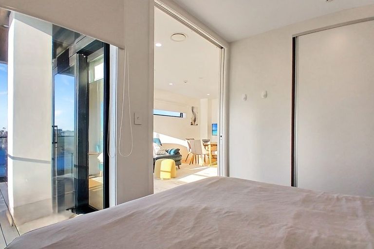 Photo of property in Frank Sargeson Apts, 205/80 Anzac Street, Takapuna, Auckland, 0622