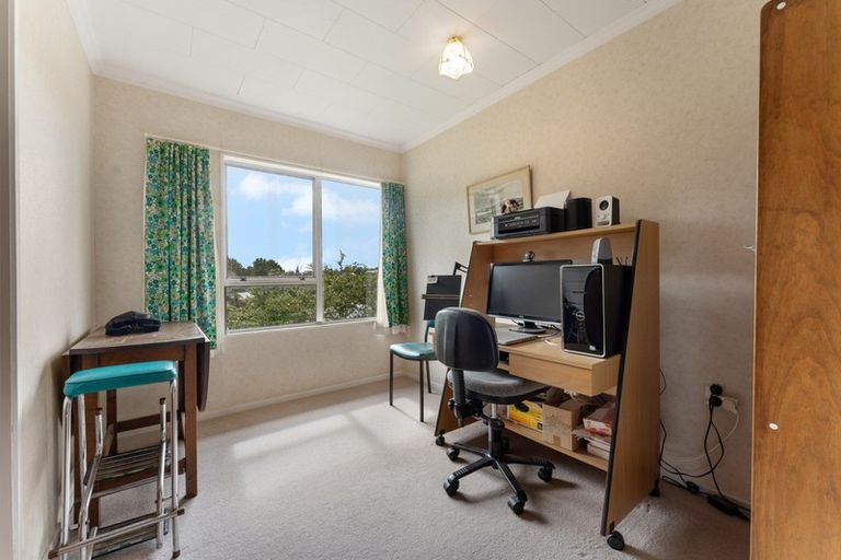 Photo of property in 14 Shaldon Crescent, Blagdon, New Plymouth, 4310